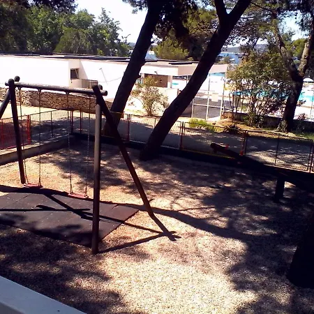 Mobile Anna Kompleks wypoczynkowy Vodice